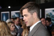 Крис Пайн (Chris Pine) The Finest Hours Premiere at TCL Chinese Theatre in Los Angeles (January 25, 2016) (43xHQ) B501c9463652447