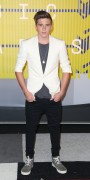 Бруклин Бекхэм (Brooklyn Beckham) MTV Video Music Awards at Microsoft Theater, 30.08.2015 (101xHQ) Dbbf2d463651477