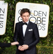 Эдди Редмэйн (Eddie Redmayne) 73rd Annual Golden Globe Awards in Beverly Hills, 10.01.2016 (88хHQ) F248b4463653951