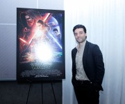 Оскар Айзек (Oscar Isaac) 'Star Wars - The Force Awakens' press conference (Los Angeles, 04.12.2015) 143f7e463677684