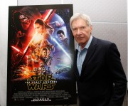 Харрисон Форд (Harrison Ford) 'Star Wars - The Force Awakens' Press Conference (December 4, 2015) 73b528463678054