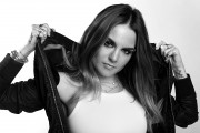 Джоанна «ДжоДжо» Левески (Joanna «JoJo» Levesque) April Maxey Photoshoot, 27.08.2015 (3xHQ) 4cf4c4463703501