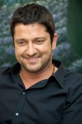 Джерард Батлер (Gerard Butler) 2009-07-20 The Ugly Truth Press Conference in Beverly Hills - 6xHQ 211536463852445