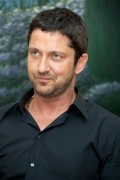 Джерард Батлер (Gerard Butler) 2009-07-20 The Ugly Truth Press Conference in Beverly Hills - 6xHQ 352329463852464