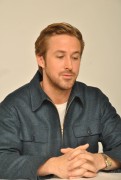 Райан Гослинг (Ryan Gosling) 'The Big Short' Press Conference Portraits by Yoram Kahana, 14.11.2015 - 25xHQ 2720df463968023