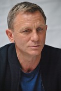 Дэниал Крэйг (Daniel Craig) 'Spectre' Press Conference Portraits by Yoram Kahana, 23.10.2015 - 28xHQ 40033e463961976