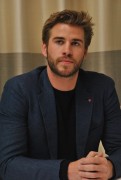 Лиам Хемсворт (Liam Hemsworth) 'The Hunger Games - Mockingjay Part 2' Press Conference Portraits by Yoram Kahana, 03.11.2015 - 34xHQ 465c97463964961