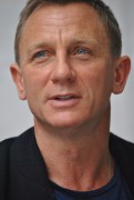 Дэниал Крэйг (Daniel Craig) 'Spectre' Press Conference Portraits by Yoram Kahana, 23.10.2015 - 28xHQ 76b692463962001