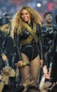 Бейонсе (Beyonce) sings during Pepsi Super Bowl 50 Halftime Show at Levi's Stadium (06.02.2016) (68xHQ) 48ff30464177869