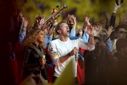 Бейонсе (Beyonce) sings during Pepsi Super Bowl 50 Halftime Show at Levi's Stadium (06.02.2016) (68xHQ) D6090b464177589