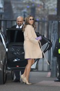 Элизабет Хёрли / Elizabeth Hurley - arriving for an interview on the Lorraine Show in London (10.02.16) 4c1aa4464404748