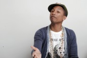 Фаррелл Уильямс (Pharrell Williams) 'Paddington' Press Conference (01.12.2014) 548a03464951125