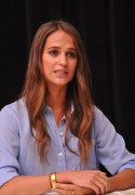 Алисия Викандер (Alicia Vikander) 'The Danish Girl' Press Conference during the 2015 Toronto International Film Festival (13.09.2015) 330d24465618329