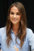 Алисия Викандер (Alicia Vikander) 'The Danish Girl' Press Conference during the 2015 Toronto International Film Festival (13.09.2015) 35c330465617458