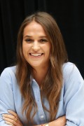 Алисия Викандер (Alicia Vikander) 'The Danish Girl' Press Conference during the 2015 Toronto International Film Festival (13.09.2015) 52907b465617502