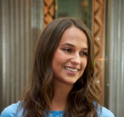 Алисия Викандер (Alicia Vikander) Hollywood Foreign Press Association press conference for 'The Man from U.N.C.L.E.' in London (July 23, 2015) 557889465617052