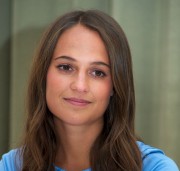 Алисия Викандер (Alicia Vikander) Hollywood Foreign Press Association press conference for 'The Man from U.N.C.L.E.' in London (July 23, 2015) 569438465617086