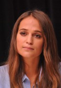 Алисия Викандер (Alicia Vikander) 'The Danish Girl' Press Conference during the 2015 Toronto International Film Festival (13.09.2015) Ffa7c9465618177