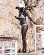 Лупита Нионго (Lupita Nyong'o) Poolside in Cannes, France, 18.05.2015 (17xHQ) 2afc57466207536