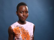 Лупита Нионго (Lupita Nyong'o) Matt Sayles Portraits (Beverly Hills, 10.02.2014) - 2xUHQ Fe4253466209316