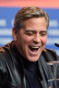 Джордж Клуни (George Clooney) 'Hail, Caesar' Press Conference during the 66th Berlinale International Film Festival in Berlin, 11.02.2016 (19xHQ) F5ca9d466664354