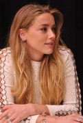 Эмбер Хёрд (Amber Heard) 'The Danish Girl' Press Conference Portraits by Yoram Kahana, 13.09.2015 - 20xHQ Beca6e466671280