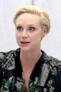 Гвендолин Кристи (Gwendoline Christie) Press Conference for Star Wars The Force Awakens (Los Angeles, 04.12.2015) 953d88467227713