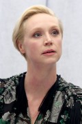Гвендолин Кристи (Gwendoline Christie) Press Conference for Star Wars The Force Awakens (Los Angeles, 04.12.2015) Ad18ee467227734
