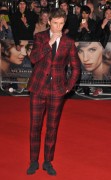Эдди Редмэйн (Eddie Redmayne) 'The Danish Girl' premiere in London, England, 08.12.2015 (68хHQ) A8b51f467399349
