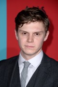 Эван Питерс (Evan Peters) FX's 'American Horror Story Freak Show' premiere screening at TCL Chinese Theatre (Hollywood, 05.10.2014) (25xHQ) 053327467400308