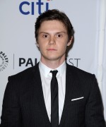 Эван Питерс (Evan Peters) PaleyFest 2015 'American Horror Story Freak Show' held at the Dolby Theatre (Hollywood, 15.03.2015) (41xHQ) 5f410d467401968