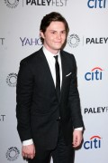 Эван Питерс (Evan Peters) PaleyFest 2015 'American Horror Story Freak Show' held at the Dolby Theatre (Hollywood, 15.03.2015) (41xHQ) 6ace04467402018