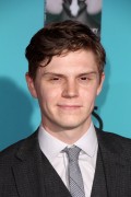 Эван Питерс (Evan Peters) FX's 'American Horror Story Freak Show' premiere screening at TCL Chinese Theatre (Hollywood, 05.10.2014) (25xHQ) E76620467400178