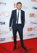 Райан Рейнольдс (Ryan Reynolds) Mississippi Grind Premiere during 2015 Toronto International Film Festival held at Roy Thomson Hall (Toronto, 16.09.2015) - 85xHQ 38d2b6467414109