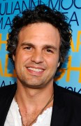 Марк Руффало (Mark Ruffalo) Los Angeles Premiere of The Kids Are All Right held at the Regal Cinemas at LA Live Downtown in Los Angeles (17.06.2010) - 61xHQ 4dabb6467411767