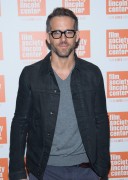 Райан Рейнольдс (Ryan Reynolds) The Film Society Of Lincoln Center Sneak Previews 'Mississippi Grind' at The Film Society of Lincoln Center, Walter Reade Theatre (New York, 22.09.2015) - 61xHQ 83fcd8467415152
