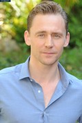 Том Хиддлстон (Tom Hiddleston) Attends a photocall for ‘Crimson Peak’ at Le Jardin de Russie in Rome, Italy, 28.09.2015 (89xHQ) C750ce467415976