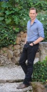 Том Хиддлстон (Tom Hiddleston) Attends a photocall for ‘Crimson Peak’ at Le Jardin de Russie in Rome, Italy, 28.09.2015 (89xHQ) D84b3f467415640