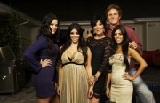 Семейство Кардашян / Keeping Up With The Kardashians (сериал 2007 -) 3d237b468207377