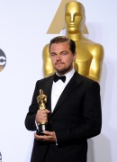 Леонардо ДиКаприо (Leonardo DiCaprio) 88th Annual Academy Awards at Hollywood & Highland Center in Hollywood, California, 28.02.2016 (9xHQ) 8e6dba468365935