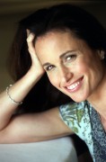 Энди МакДауэлл (Andie MacDowell) Andy Holzman Photoshoot 2002 - 7xHQ 95810f468699954