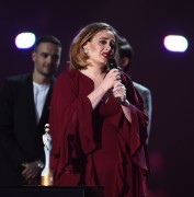 Адель (Adele) BRIT Awards 2016 in London, show, 24.02.2016 (79xHQ) 7838d1468709495