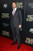 Джерард Батлер (Gerard Butler) 'Gods Of Egypt' N.Y. Premiere at AMC Loews Lincoln Square 13 in New York City (24.02.2016) - 35xHQ 473ca6468909702