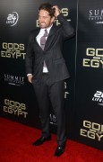 Джерард Батлер (Gerard Butler) 'Gods Of Egypt' N.Y. Premiere at AMC Loews Lincoln Square 13 in New York City (24.02.2016) - 35xHQ 646349468909606