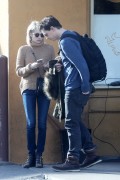 Эмма Робертс (Emma Roberts) out shopping in West Hollywood, 31.01.2016 (52xHQ) A5bba2470492057