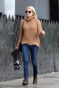 Эмма Робертс (Emma Roberts) out shopping in West Hollywood, 31.01.2016 (52xHQ) D84873470492480