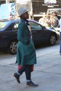 Лупита Нионго (Lupita Nyong'o) Arriving at the Publich Theatre in New York, 21.11.2015 (16xHQ) Fb9774470493920