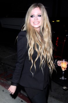Avril Lavigne arrives for her secret Performance - Leather Celebrities